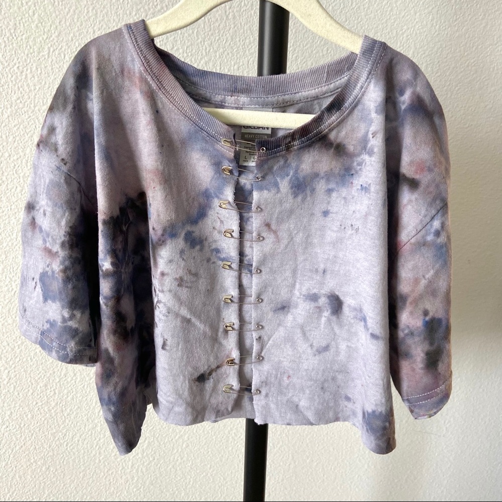 ice-dyed safety pin crop